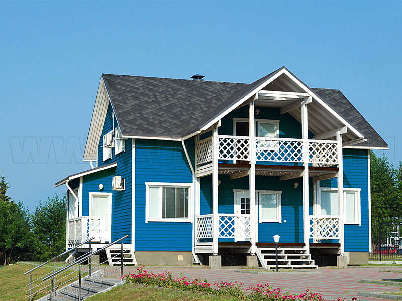 Фото 1 - фасад с отделкой сайдингом Fineber Standart Extra, цвет Синий