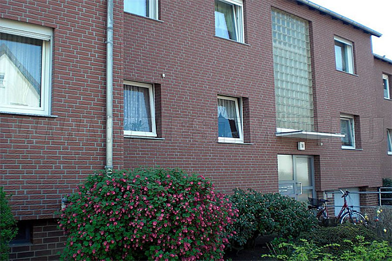 Фото 3 - фасад с отделкой панелями Цирер, Клинкерный кирпич Риф, цвет Красный жженый