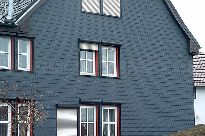 Фото 3 - фасад с отделкой панелями Цирер, Фасадный сланец, цвет Антрацит